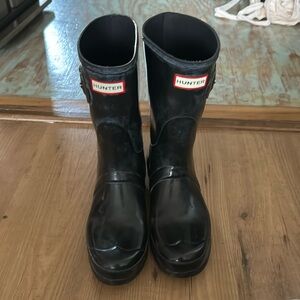 Hunter rain boots in black size 9